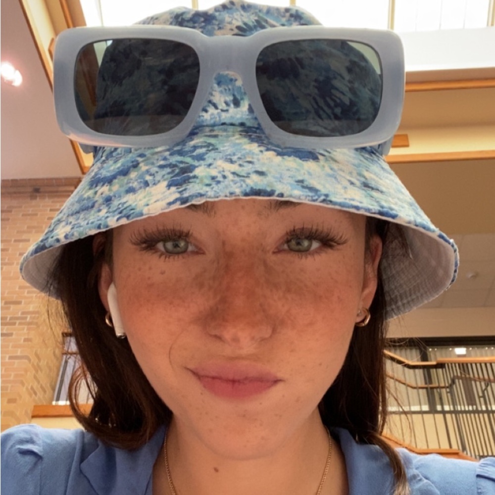 Meet your Posher, Katelyn